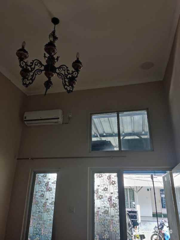 dijual rumah jalan raya serpong cisauk bsd