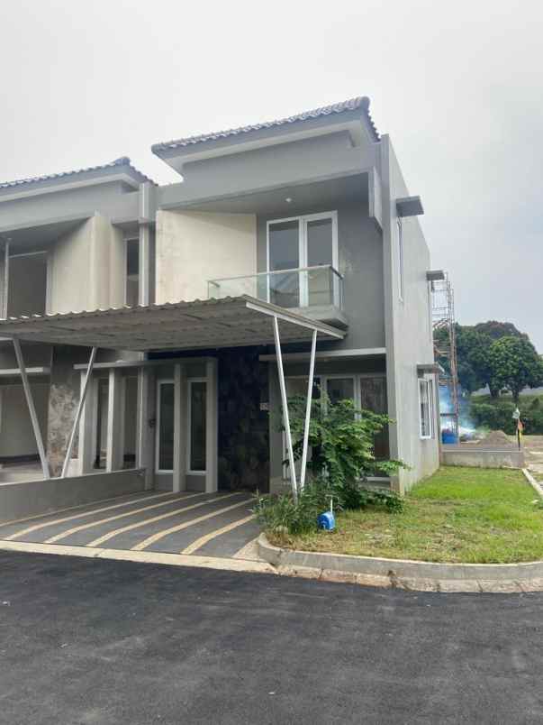 dijual rumah jalan raya tanah baru