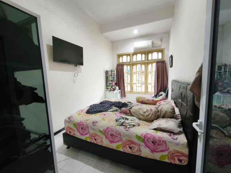 dijual rumah jalan singa kalicari