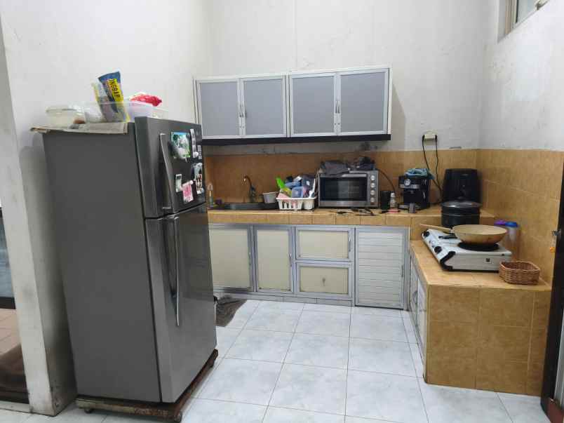 dijual rumah jalan singa kalicari