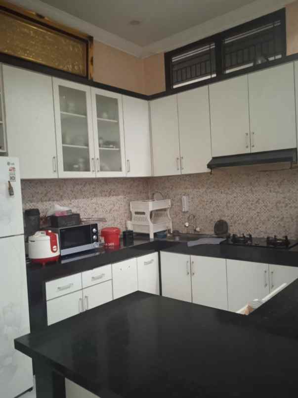 dijual rumah jalan sultan