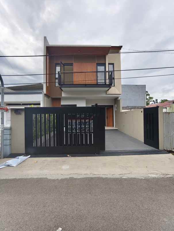dijual rumah jalan turangga