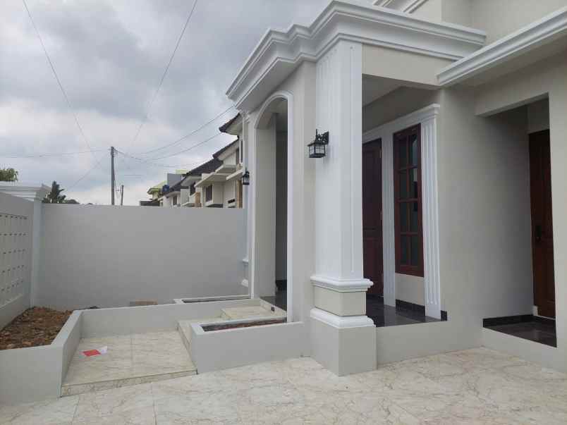 dijual rumah jalan urip sumoharjo