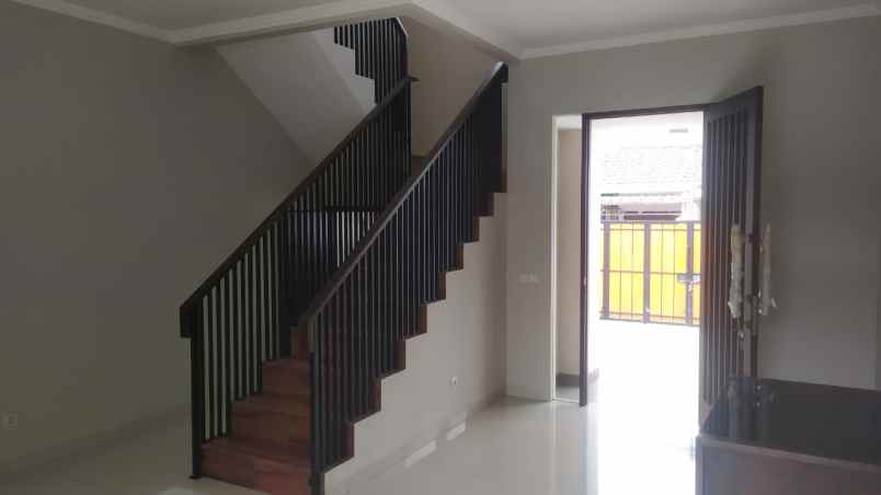 dijual rumah jaticempaka jatiwaringin