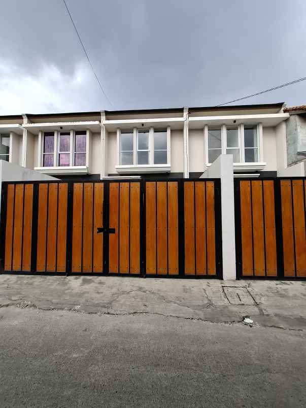 dijual rumah jaticempaka jatiwaringin