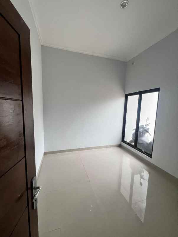 dijual rumah jatijajar tapos depok