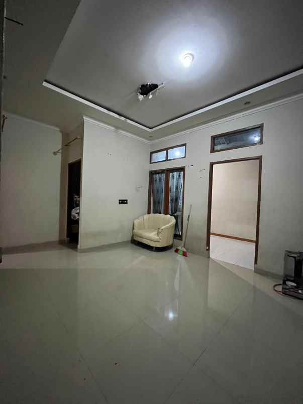 dijual rumah jl air dingin