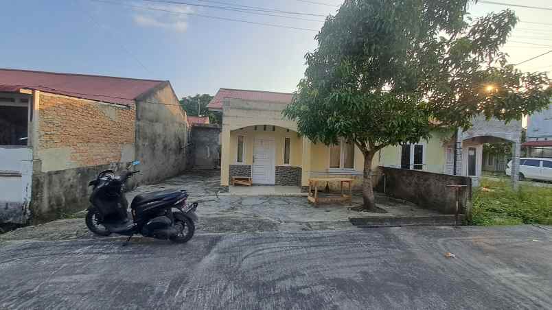 dijual rumah jl air hitam