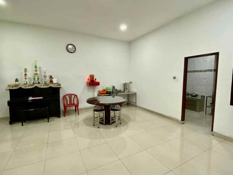 dijual rumah jl alumunium raya no kel