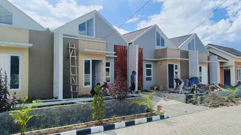 dijual rumah jl atang senjaya pasirgaok