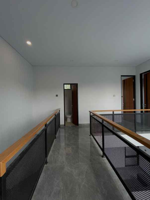 dijual rumah jl besi jangkang klidon