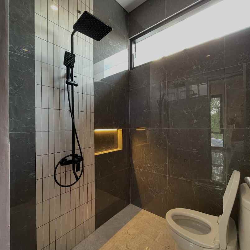 dijual rumah jl besi jangkang klidon