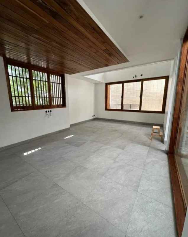 dijual rumah jl bumi puspitek asri