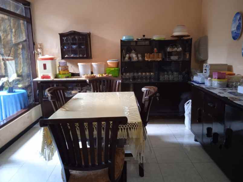 dijual rumah jl candi mendut