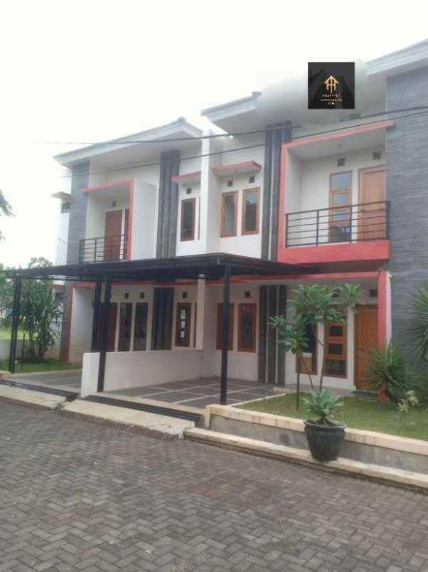 dijual rumah jl cipamokolan