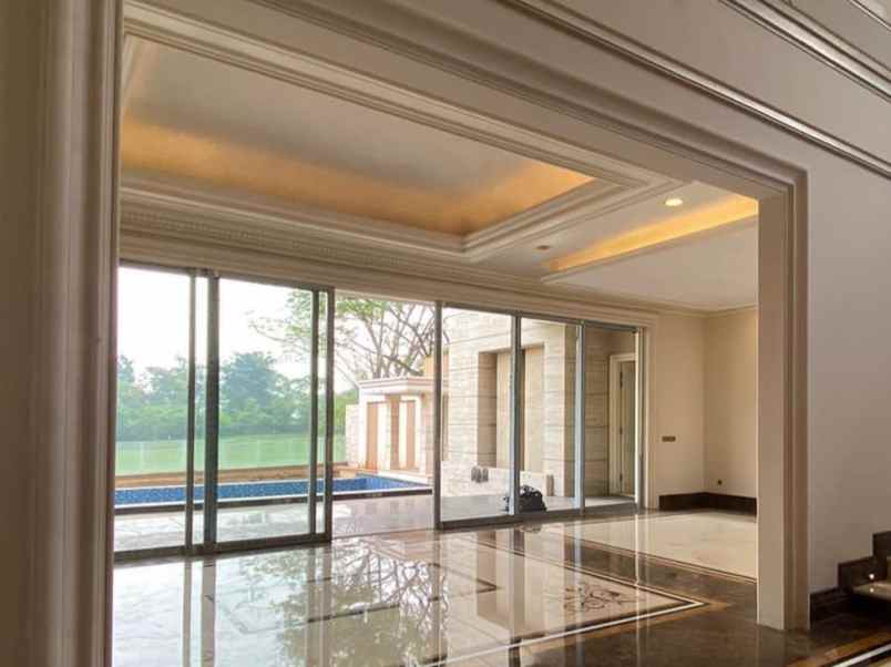 dijual rumah jl delta golf