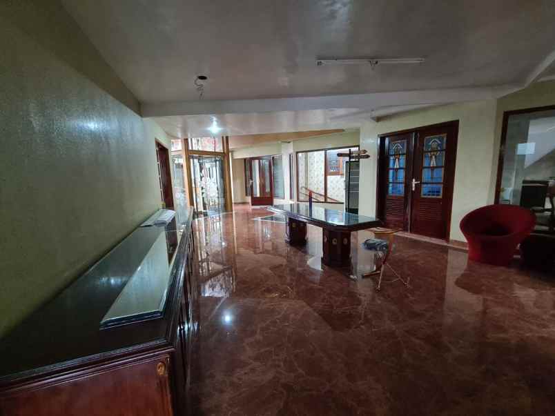 dijual rumah jl geusan ulun sultan