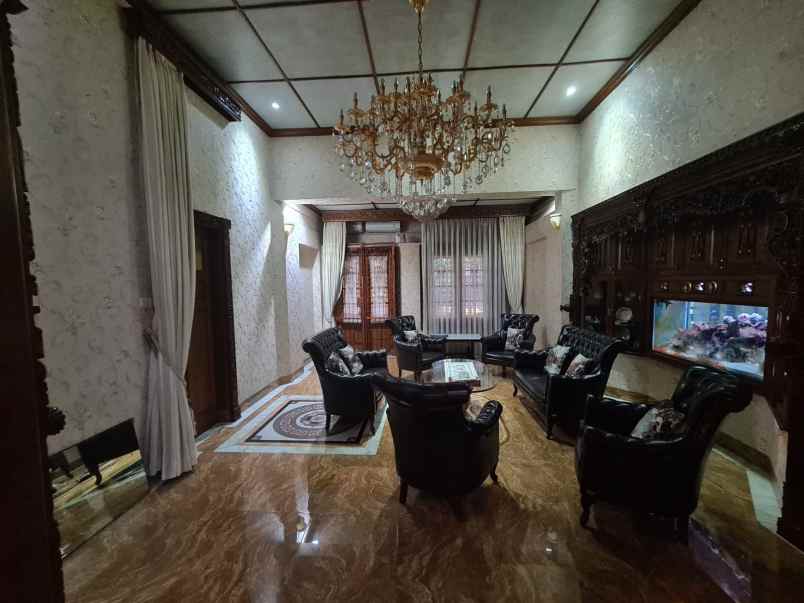 dijual rumah jl geusan ulun sultan