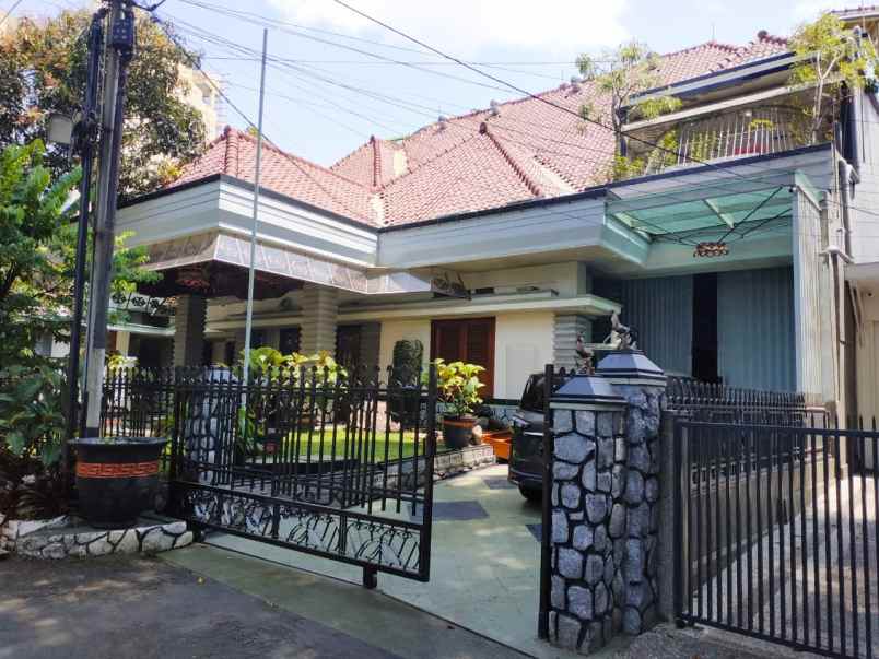 dijual rumah jl geusan ulun sultan