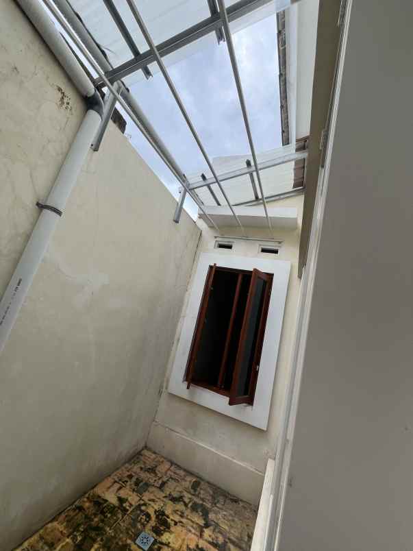 dijual rumah jl godean km 7