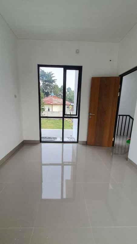 dijual rumah jl hergamanah iv gunung