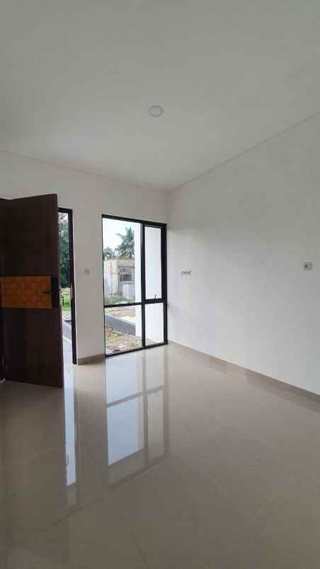 dijual rumah jl hergamanah iv gunung