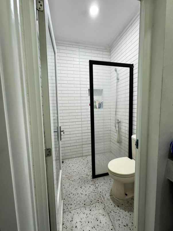 dijual rumah jl jatimakmur pondok gede