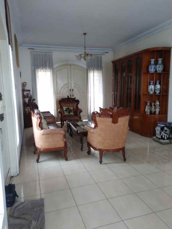 dijual rumah jl karawaci tangerang kota