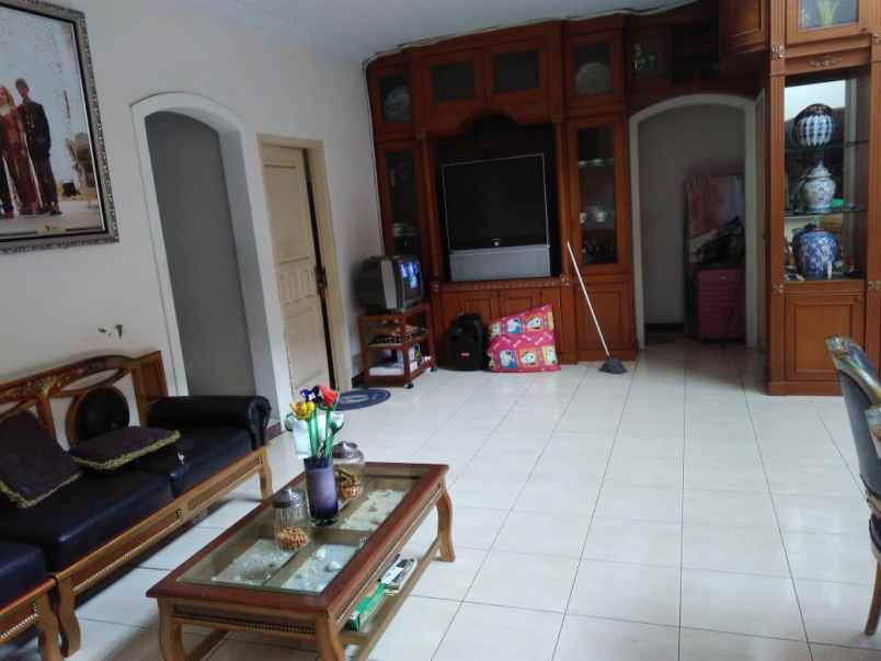 dijual rumah jl karawaci tangerang kota