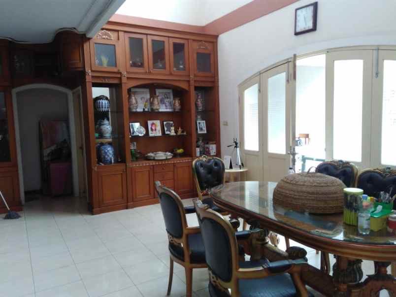 dijual rumah jl karawaci tangerang kota