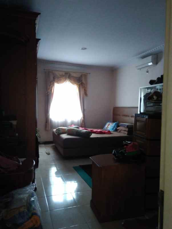 dijual rumah jl karawaci tangerang kota