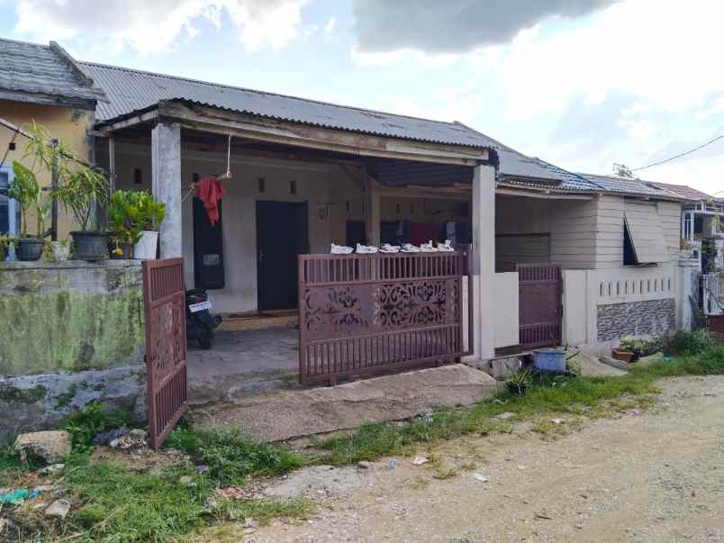 dijual rumah jl karya bersama