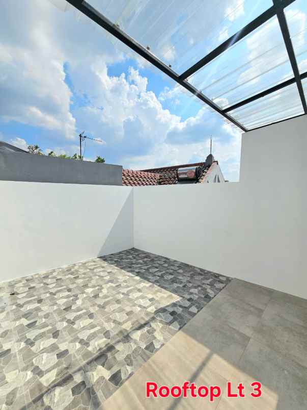 dijual rumah jl kav dki pondok kelapa