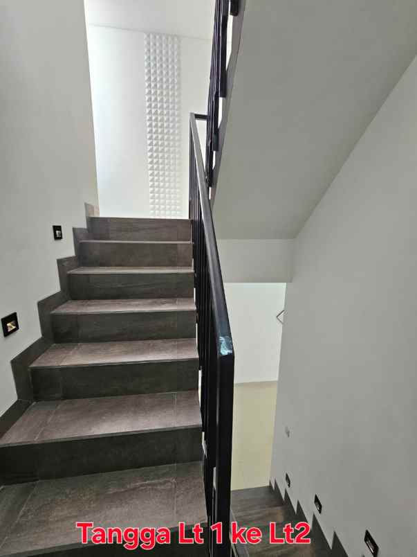 dijual rumah jl kav dki pondok kelapa