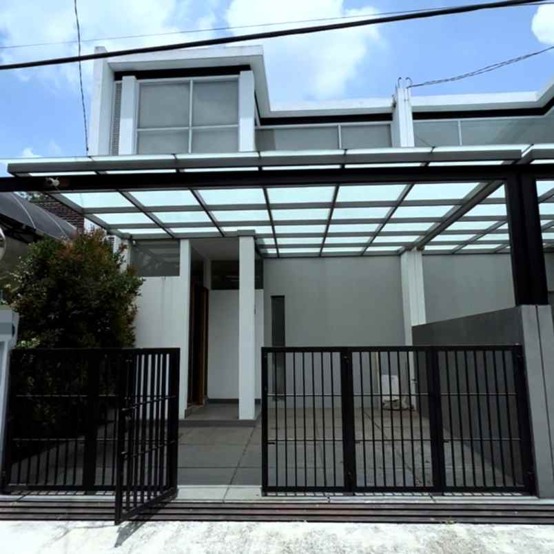 dijual rumah jl kembar