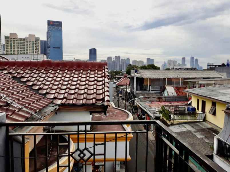 dijual rumah jl keselamatanmanggarai