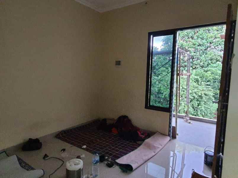 dijual rumah jl lubang buaya cipayung