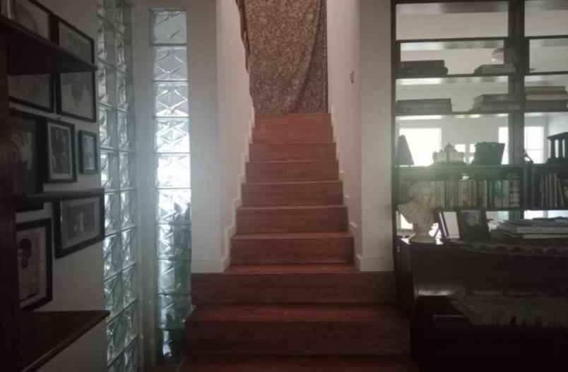 dijual rumah jl maribaya pangkalan jati