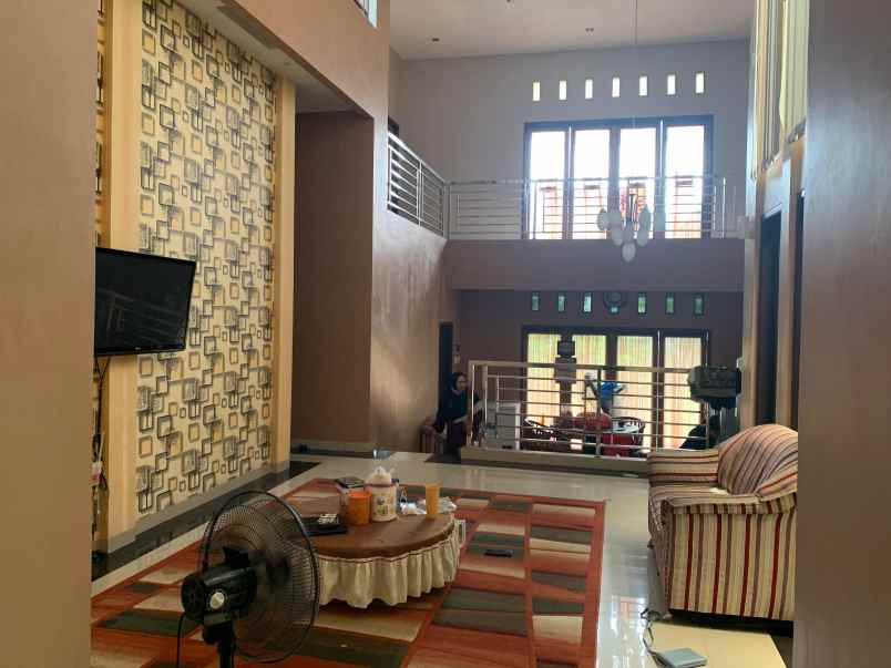 dijual rumah jl merpati putih