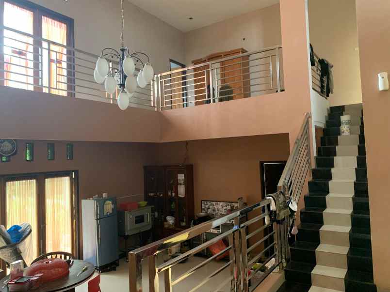 dijual rumah jl merpati putih