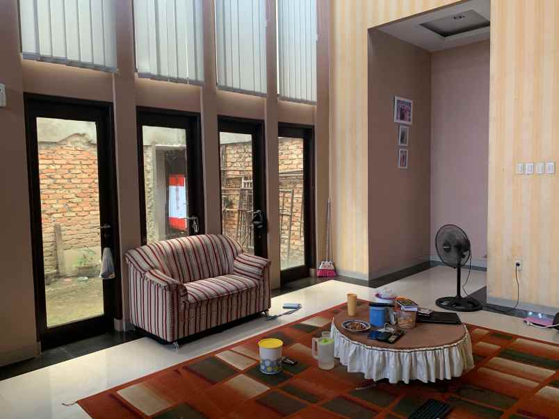 dijual rumah jl merpati putih