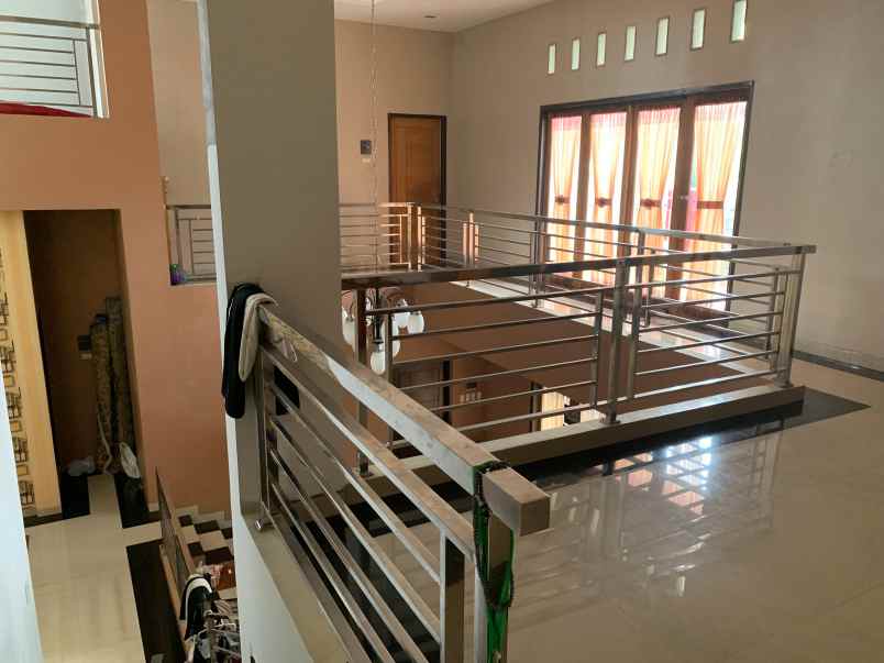 dijual rumah jl merpati putih