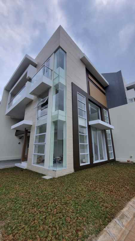 dijual rumah jl mujair