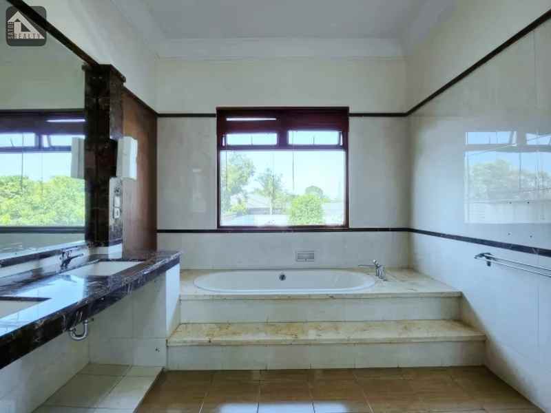 dijual rumah jl pangeran antasari