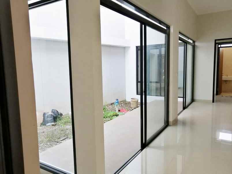 dijual rumah jl parakan wangi kel