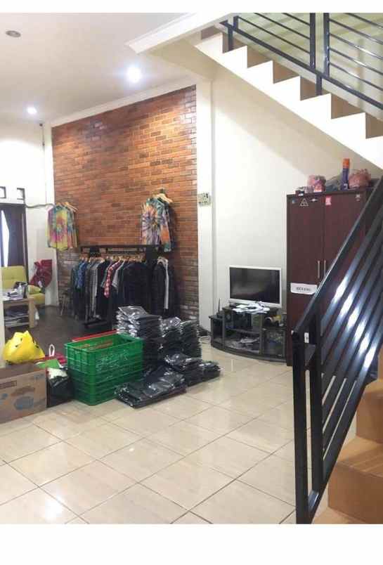 dijual rumah jl permata permai