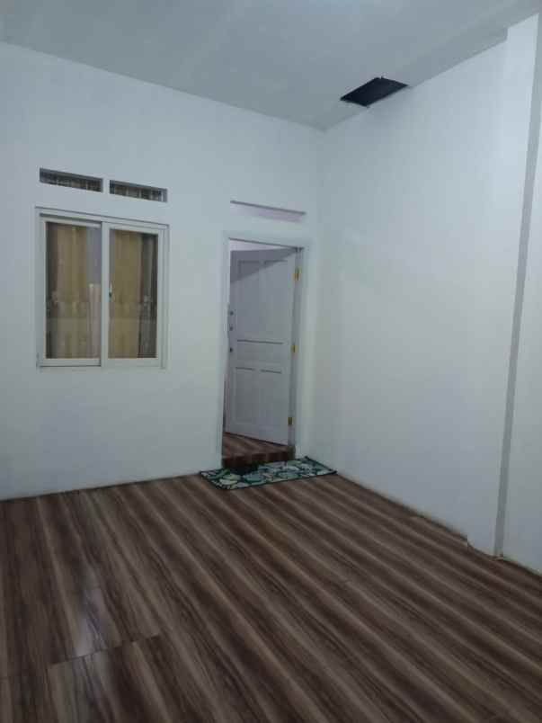 dijual rumah jl persahabatan raya