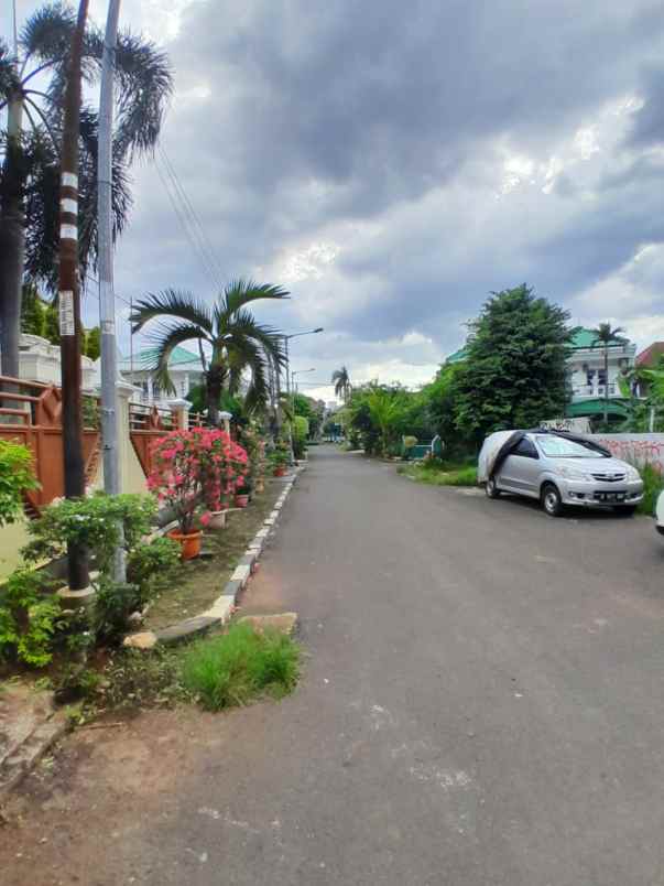 dijual rumah jl pondok kelapa duren