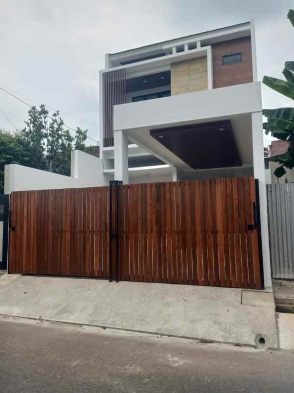 dijual rumah jl pondok kelapa duren