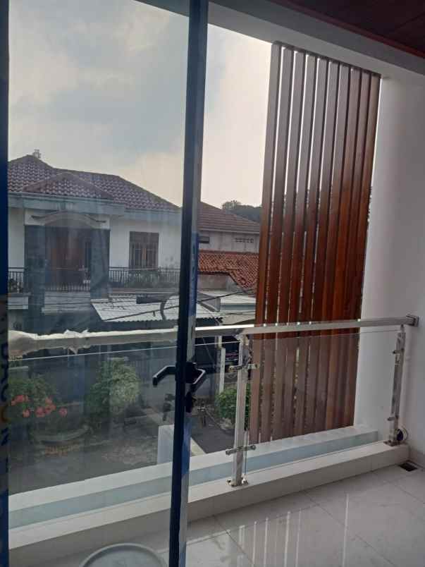 dijual rumah jl pondok kelapa duren